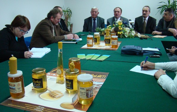 S konferencije za novinare