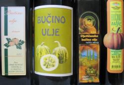 Dio asortimana hrvatskih “crnih” ulja (Snimila Božica Brkan / Acumen)