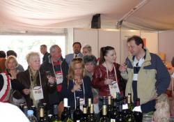 Domaćini i gosti na nagrađenome štandu (Snimila Violeta Jelić)