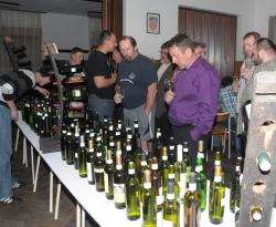 Na izložbi su s emogla kušati nagrađena vina (Fotografija Jovica Nikšić)