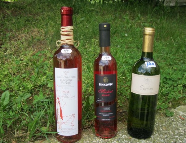 Tri pobjedničke etikete (Snimila Slavica Moslavac / Acumen)