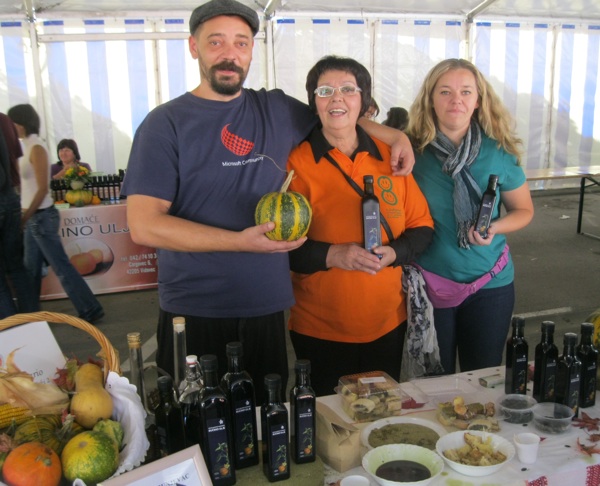 Marica Svetlečić, tajnica Udruge proizvođača bučina ulja, tim je poslom zarazila cijelu obitelj iz čega se izrodio zetov OPG Dario Bunjevac(Snimio Miljenko Brezak / Acumen)