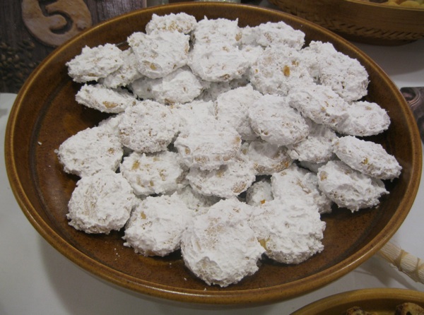 Na stolu Babičinih kolača predstavljeni su i starinski medenjaci umočeni u bjelanca (Snimio Miljenko Brezak / Acumen)